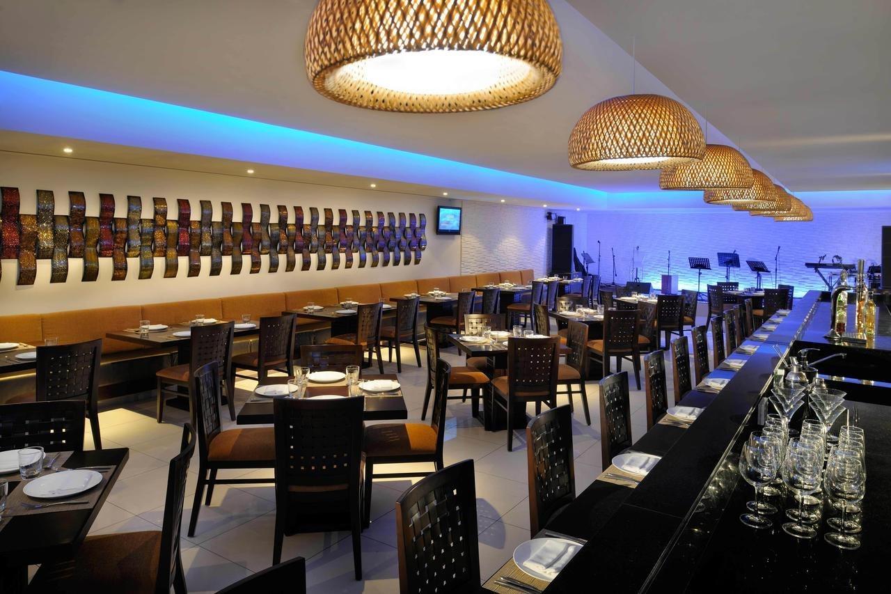 Asiana Hotel Dubai Luaran gambar The interior of the restaurant
